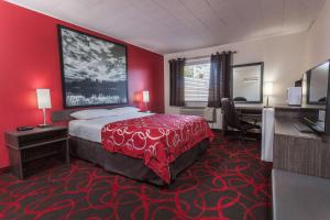 Super 8 by Wyndham Kirkland Lake