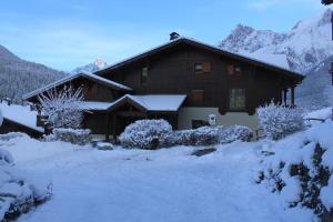 Appartement d une chambre a Les Houches a 30 m des pistes avec piscine partagee et jardin amenage