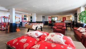 Appartements SUPER-BESSE Charmant T2 avec Piscine chauffee & Parking couvert : photos des chambres