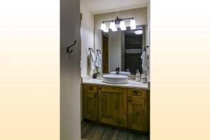 Bear Claw 508 - Ski-in Ski-out Condo!