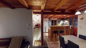 Chalets Le Chalet du Tanet spa sauna terrasse en Alsace : photos des chambres
