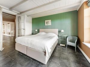 Spacious Group Getaway in Heiloo