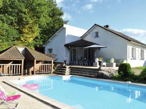 Maisons de vacances Holiday home in Dun les Places with private pool : photos des chambres