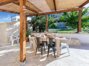 Family-Friendly Sicily Stay