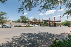 Spacious 1 Bed in a secure golf estate.WIFI