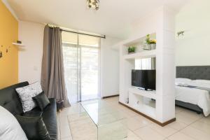 Spacious 1 Bed in a secure golf estate.WIFI