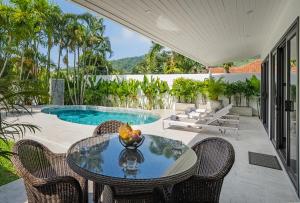 Villa Ayan, Amazing Pool, 2 bedrooms Near Nai harn Beach
