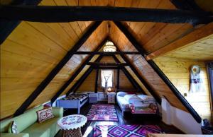 Complex Tradițional Casa din Vale Breb