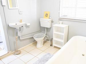 Stunning Cosy cottages close to SaniPass mountains with Wifi and Dstv