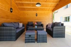 Villas Luxury 3 Bed Home with Heated Swimming Pool Air Con and Boules Pitch : photos des chambres