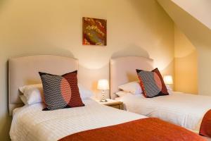 Villas Luxury 3 Bed Home with Heated Swimming Pool Air Con and Boules Pitch : photos des chambres