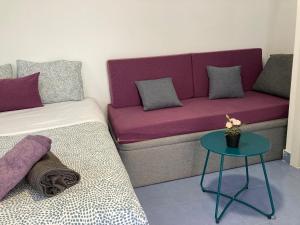 Malagueña Salerosa "Apartamento - estudio con terraza" En casa típica de 1 a 4 dormitorios