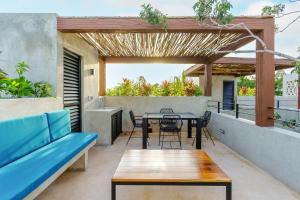 Eco-sustainable Luxury Between Beach Hotspots & Tulum Town by Stella Rentals