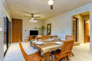 Eco-sustainable Luxury Between Beach Hotspots & Tulum Town by Stella Rentals