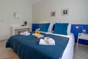 Family Room with Sea View room in GT Beach