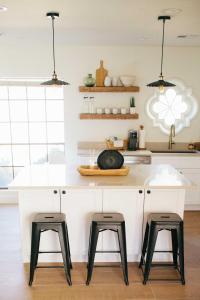 Scottsdale Condo with Patio, Pool and Hot Tub!