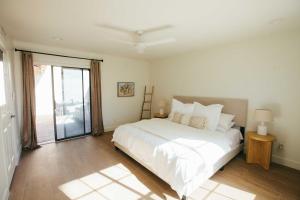 Scottsdale Condo with Patio, Pool and Hot Tub!