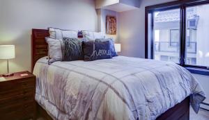 Bear Claw 405 - Ski-in Ski-out Condo!