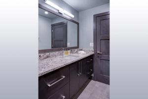 Bear Claw 405 - Ski-in Ski-out Condo!