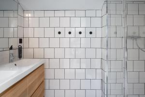 Studio 4 People room in Eklo Bordeaux Centre Bastide