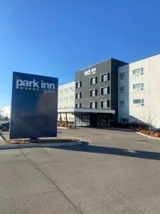 Park Inn by Radisson Edmonton Airport - Devon