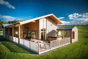 Blue Sky Lodges. Atlas & Aurae - Dalroy