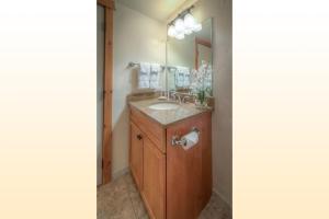 Bear Claw 202 - Ski-in Ski-out Condo!