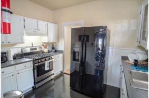 Brand New Listing! Cozy Historic House 5min*DT
