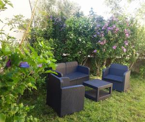 Maisons de vacances Maison avec jardin dans petit bourg typiquement Percheron - Le Colombier : photos des chambres