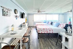 Breezy PCB Studio with Direct Beach Access!