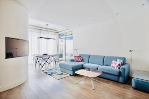 Luxurious 2 Bedrooms Apartment, 30 meter from beach