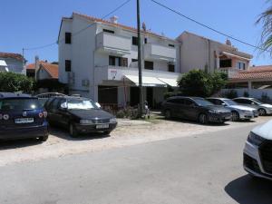 Apartments Ana- next to the sea