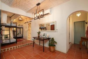 My Sisters House - Female only