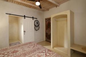 My Sisters House - Female only