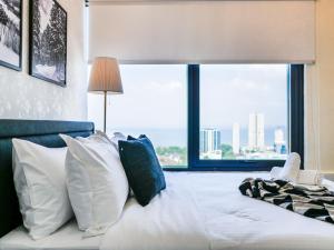 Tropicana 218 Macalister Studio with Seaview