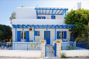 Helen's Budget Accommodation Paros Greece