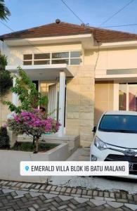 Full House Emerald Villa i6 2 BR Near JTP 3