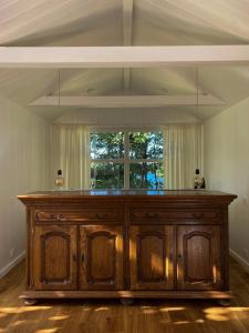 Riverfront design cabins by Ragnar Glamp