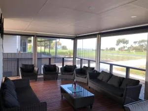 Holiday Escape Milang - ستراثالبين