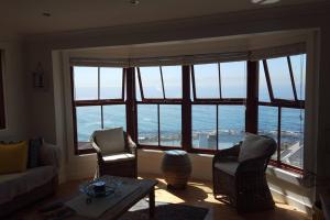 18 Steps - Seaside Cottage with breathtaking views