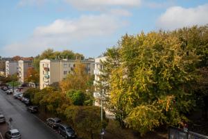 Metro Młynów Warsaw Wola Apartment Długosza by Noclegi Renters