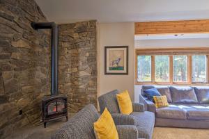 6 Mi to Breck Resort Family Cabin with Game Room