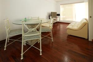 Miraflores Center - Larcomar, Parque Kennedy, Malecón