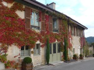 B&B / Chambres d'hotes Clos de Mont July, architecture XVIIIe au coeur de la nature : photos des chambres