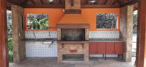 Casa 5 suítes com piscina e churrasqueira