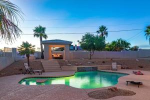 Resort Style Living w Pool, Spa, Games