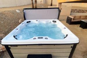 Resort Style Living w Pool, Spa, Games