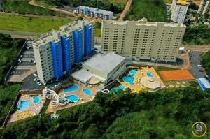 HOTEL GOLDEN DOLPHIN RESORT - FLAT no DÉCIMO ANDAR quarto com varanda - 热河市