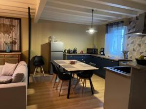 B&B / Chambres d'hotes Le Maine N 5 - FLEAC ANGOULEME - Suite Tilleul : photos des chambres