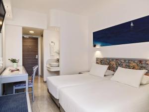 Club Twin Room room in Esperia City Hotel